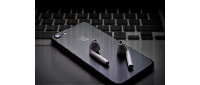 Airpods на Apple