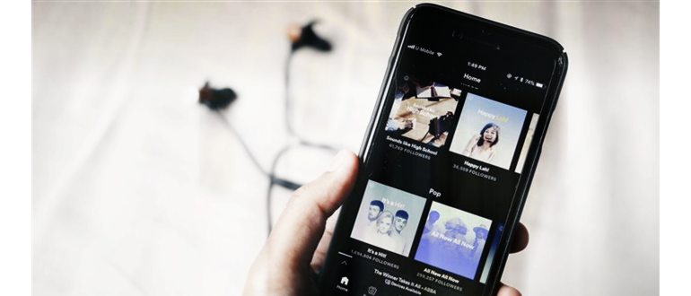 Как добавить в Spotify любой